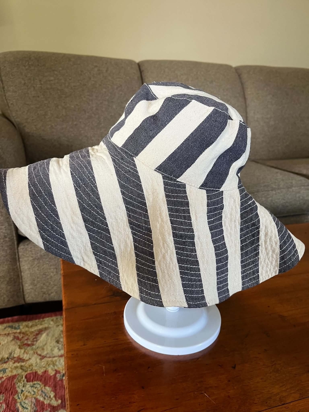 Vintage Holt Renfrew Wide Brim Sunhat Hat OS MADE In Italy - Picture 2 of 3